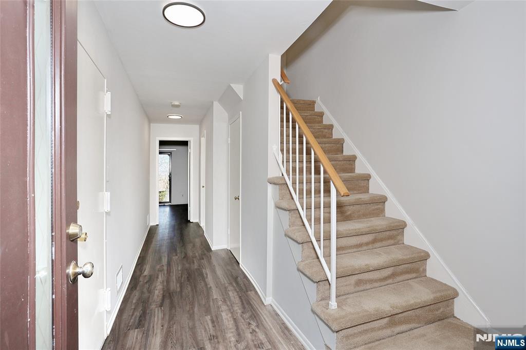 Homes for sale in Hawthorne, NJ | 6 Alana Dr #6, Hawthorne, NJ 07506 | MLS# 25041709