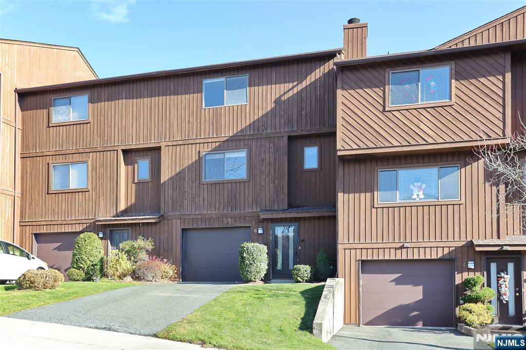 Homes for sale in Hawthorne, NJ | 6 Alana Dr #6, Hawthorne, NJ 07506 | MLS# 25041709