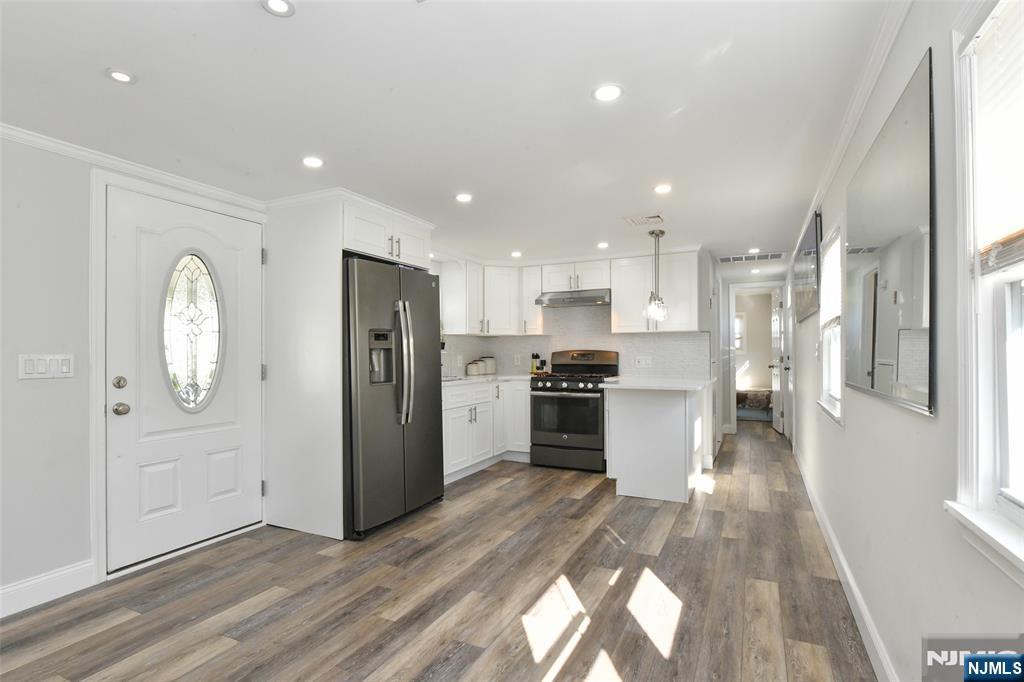 Homes for sale in Moonachie, NJ | 34 Helen Dr, Moonachie, NJ 07074 | MLS# 25041729