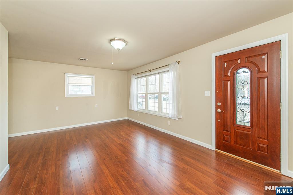 Homes for sale in Hopatcong, NJ | 354 Maxim Dr, Hopatcong, NJ 07843 | MLS# 25041905