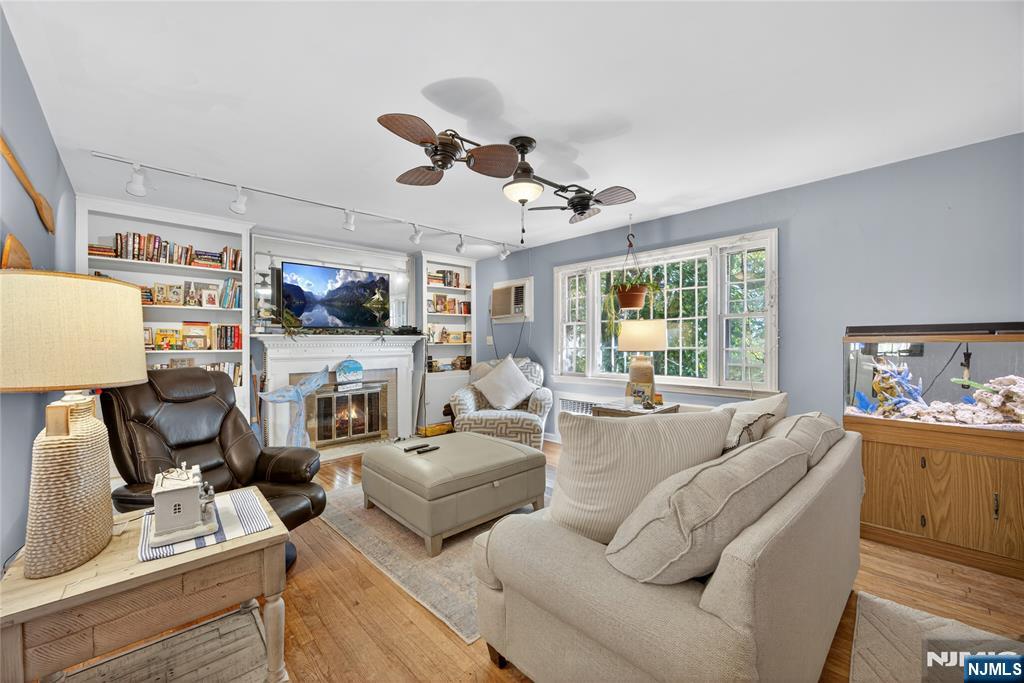 Homes for sale in Hawthorne, NJ | 370 Goffle Rd, Hawthorne, NJ 07506 | MLS# 25041911