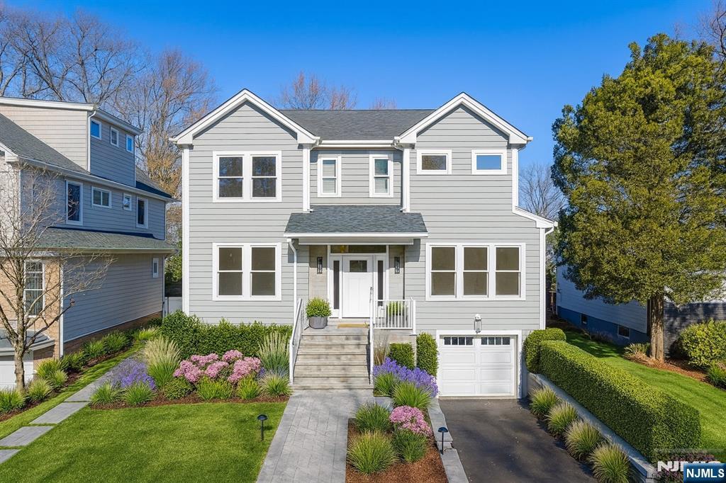 $2,200,000 Contemporary