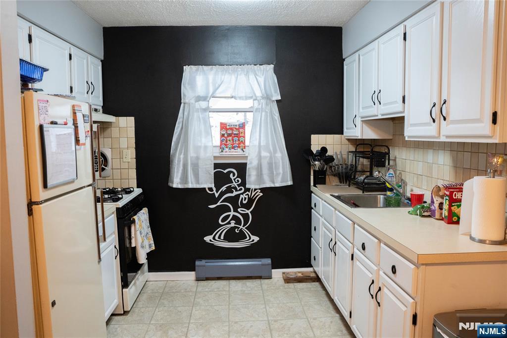 Homes for sale in Caldwell, NJ | 37 Espy Rd, Caldwell, NJ 07006 | MLS# 25041993