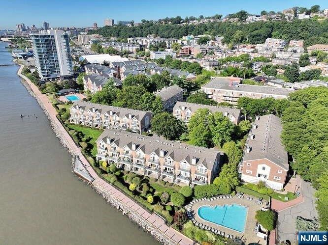 $465,000 Condo
