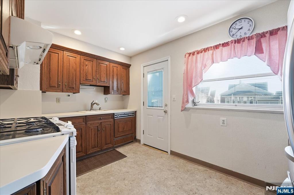 Homes for sale in Clifton, NJ | 51 Surrey Ln, Clifton, NJ 07012 | MLS# 25042143