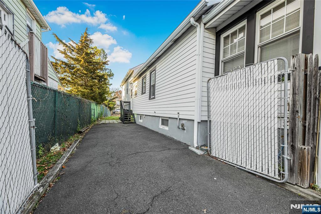 Homes for sale in Plainfield, NJ | 1123-1125 3Rd St, Plainfield, NJ 07062 | MLS# 25042148