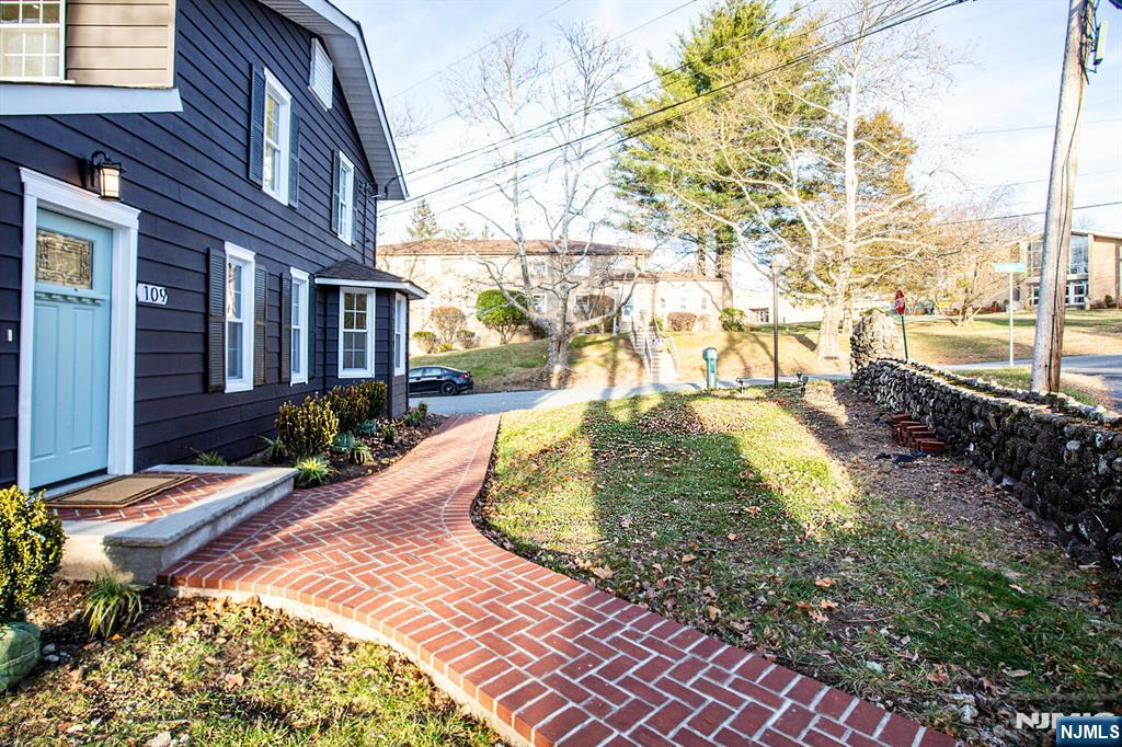 Homes for sale in Oakland, NJ | 109 Franklin Ave, Oakland, NJ 07436 | MLS# 25042161