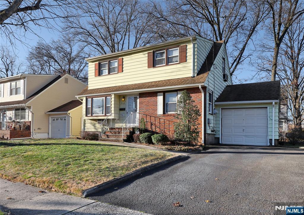 Homes for sale in Fair Lawn, NJ | 9 14 Essex Pl, Fair Lawn, NJ 07410 | MLS# 25042247