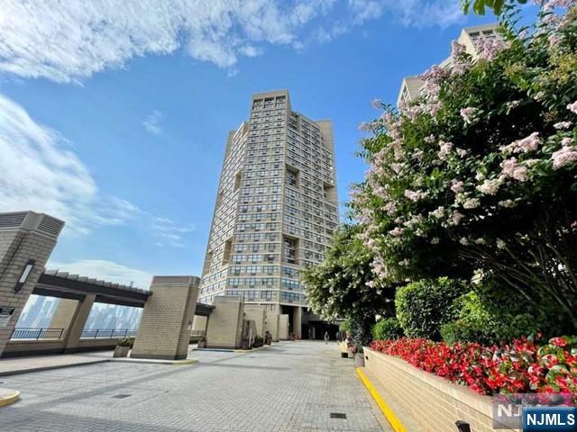 Homes for sale in Guttenberg, NJ | 7000 Boulevard East #11E, Guttenberg, NJ 07093 | MLS# 25042281