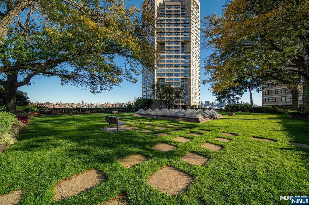 Homes for sale in Guttenberg, NJ | 7000 Boulevard East #11E, Guttenberg, NJ 07093 | MLS# 25042281