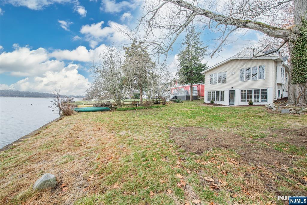 Homes for sale in Wayne, NJ | 86 Lake Dr, Wayne, NJ 07470 | MLS# 25042406