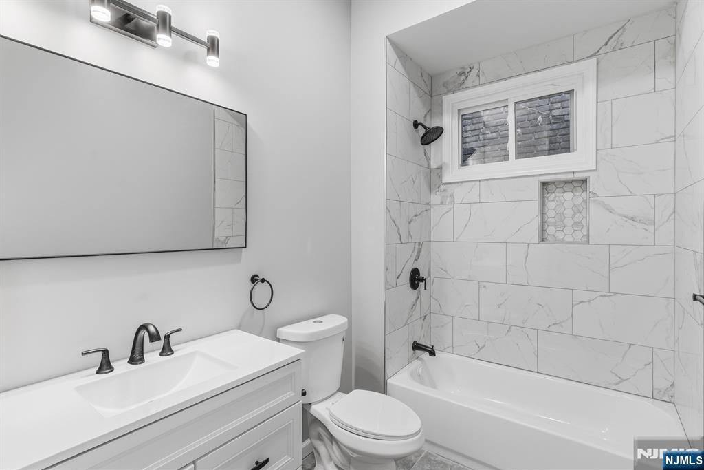 Homes for sale in Newark, NJ | 327 S Orange Ave, Newark, NJ 07103 | MLS# 25042464