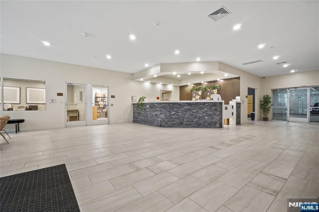 69 Main, #1502, Fort Lee, NJ 07024 Listing Photo  16