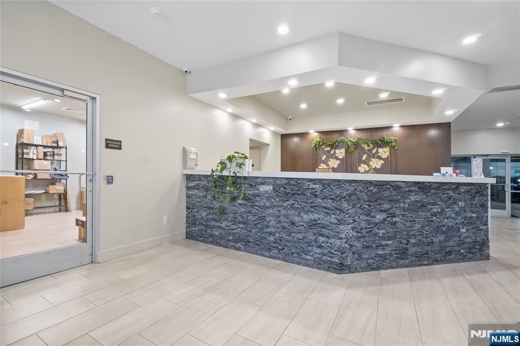 69 Main, #1502, Fort Lee, NJ 07024 Listing Photo  20