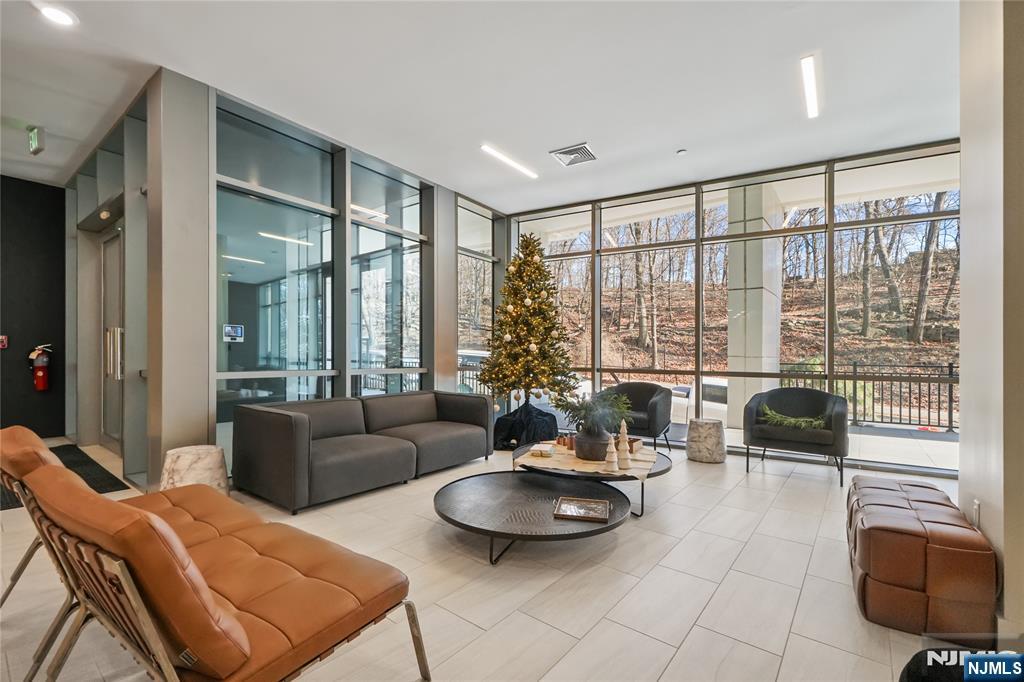 69 Main, #1502, Fort Lee, NJ 07024 Listing Photo  22