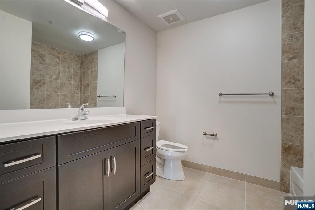 69 Main, #1502, Fort Lee, NJ 07024 Listing Photo  6