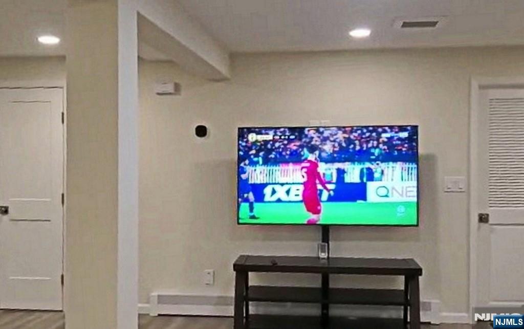 Homes for sale in Twp Of Washington, NJ | 83 Hampshire Rd, Twp Of Washington, NJ 07676 | MLS# 25042472