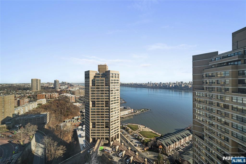 Homes for sale in Guttenberg, NJ | 7000 Boulevard East #41L, Guttenberg, NJ 07093 | MLS# 25042477