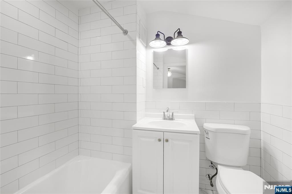 221 Paterson, Midland Park, NJ 07432 Listing Photo  18