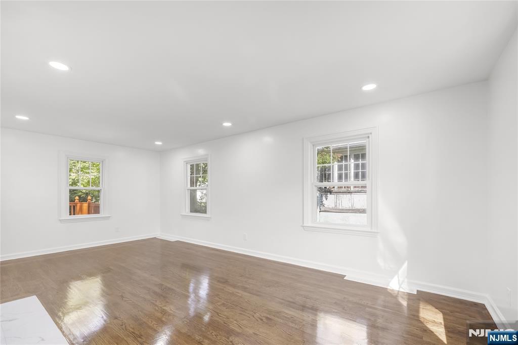 221 Paterson, Midland Park, NJ 07432 Listing Photo  6