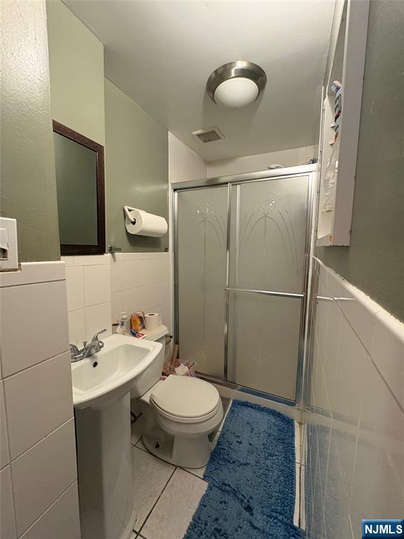 Homes for sale in Bergenfield, NJ | 48 Sussex Rd, Bergenfield, NJ 07621 | MLS# 25042585