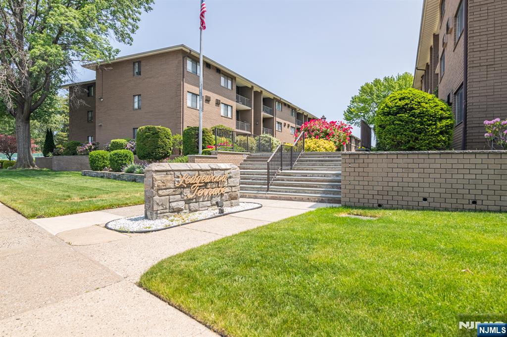 Homes for sale in Little Ferry, NJ | 462c Liberty St #312, Little Ferry, NJ 07643 | MLS# 25042664