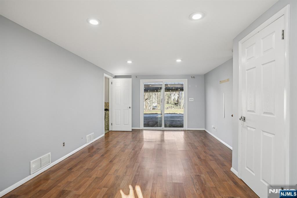 Homes for sale in Wayne, NJ | 27 Stanford Pl, Wayne, NJ 07470 | MLS# 25042692