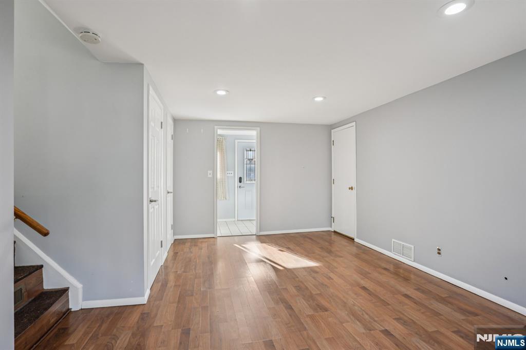 Homes for sale in Wayne, NJ | 27 Stanford Pl, Wayne, NJ 07470 | MLS# 25042692