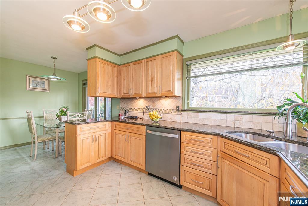 Homes for sale in West Orange, NJ | 7 Wedgewood Dr, West Orange, NJ 07052 | MLS# 25042709