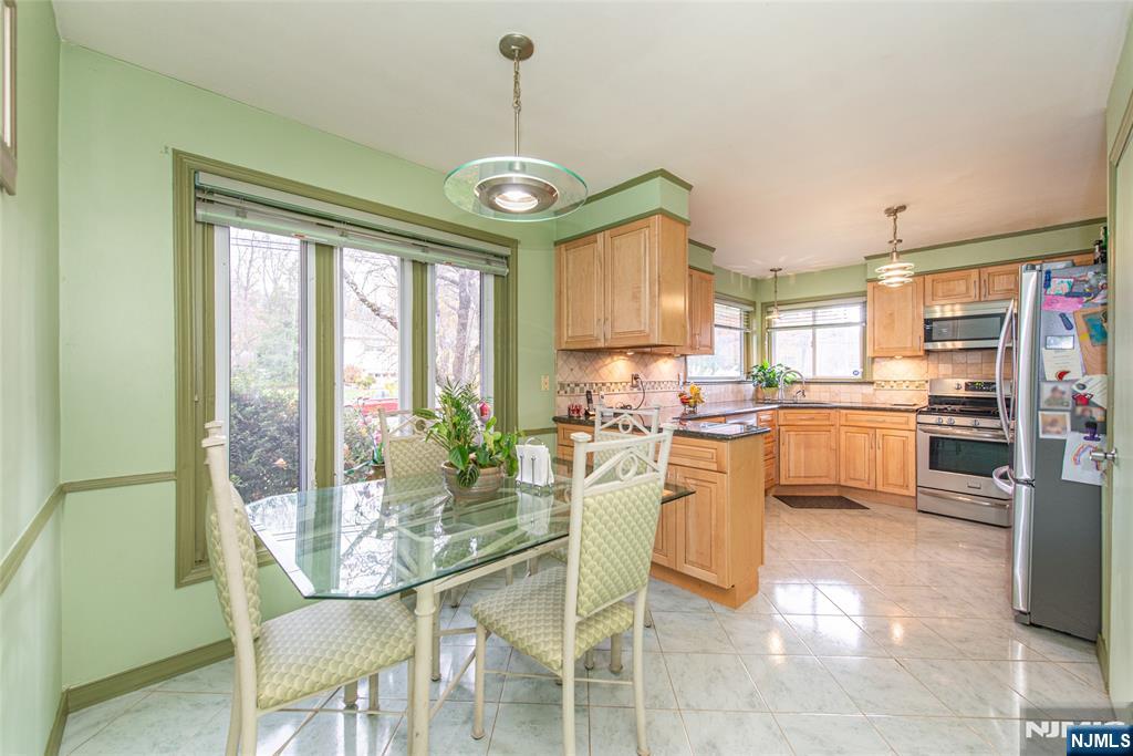 Homes for sale in West Orange, NJ | 7 Wedgewood Dr, West Orange, NJ 07052 | MLS# 25042709