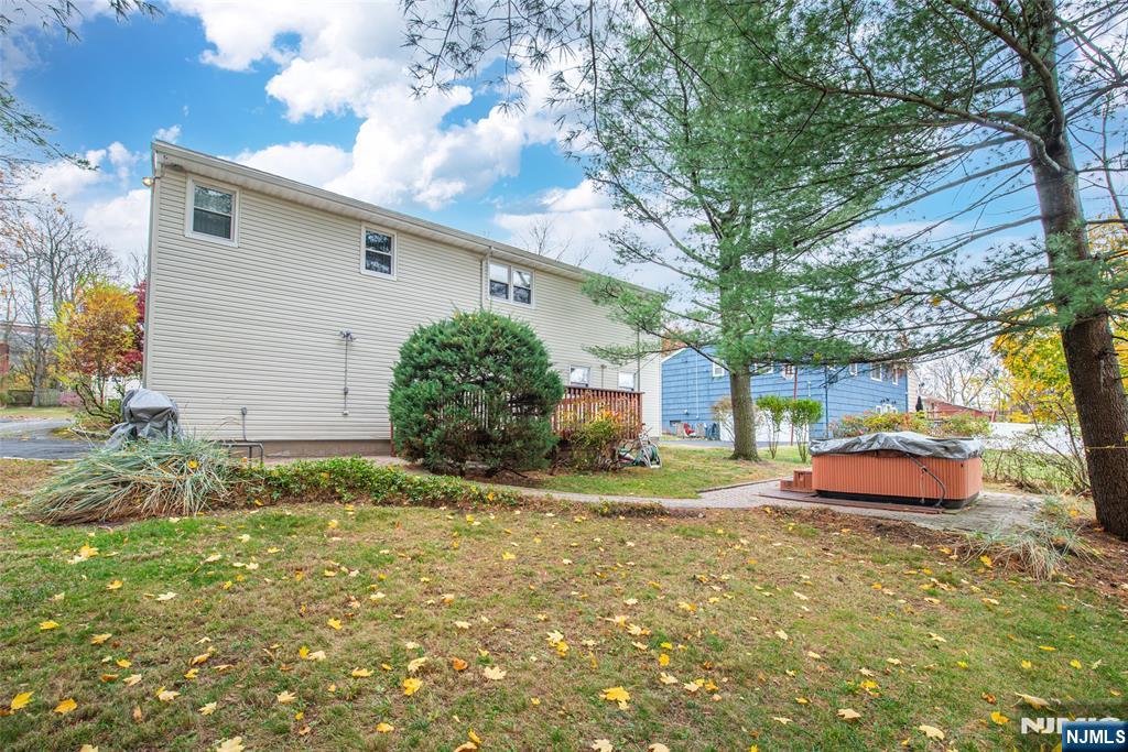 Homes for sale in West Orange, NJ | 7 Wedgewood Dr, West Orange, NJ 07052 | MLS# 25042709