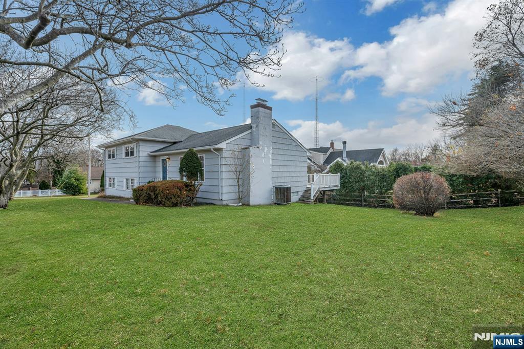 Homes for sale in Clifton, NJ | 6 Earnshaw Pl, Clifton, NJ 07013 | MLS# 25042733