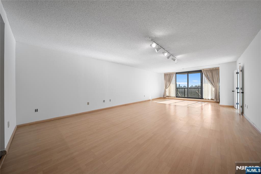 Homes for sale in Fort Lee, NJ | 900 Palisade Ave #5A, Fort Lee, NJ 07024 | MLS# 25042734