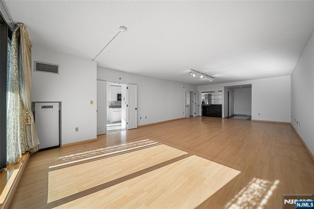 Homes for sale in Fort Lee, NJ | 900 Palisade Ave #5A, Fort Lee, NJ 07024 | MLS# 25042734