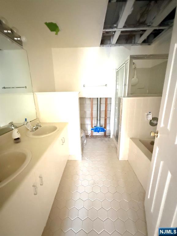 Homes for sale in Franklin, NJ | 32 Columbus Dr #215, Franklin, NJ OTHER | MLS# 25042736