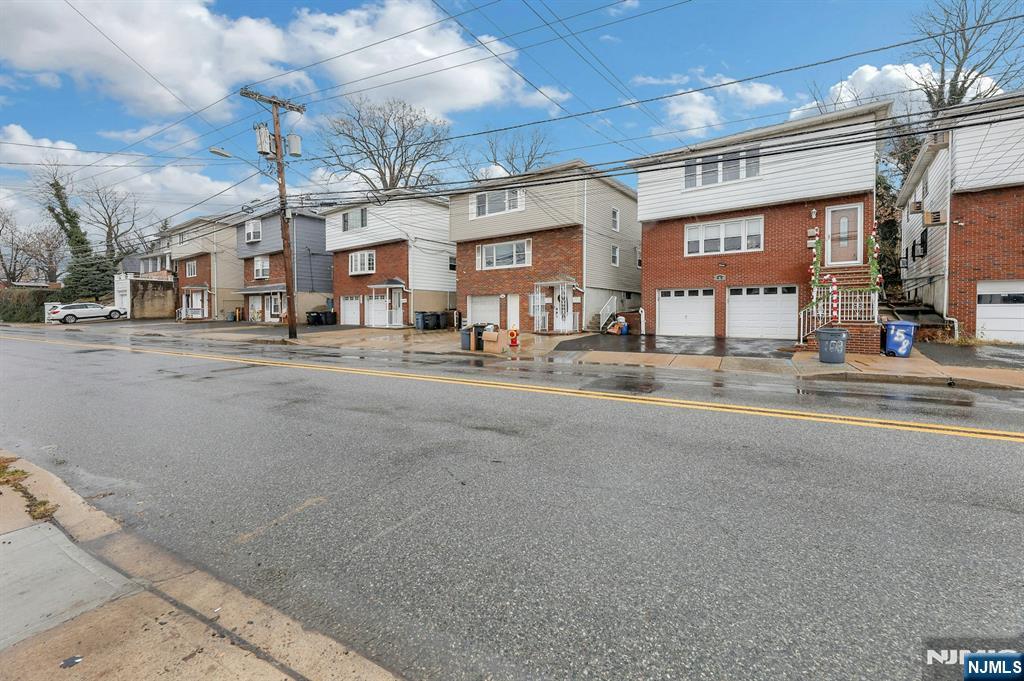 Homes for sale in North Arlington, NJ | 160 River Rd, North Arlington, NJ 07031 | MLS# 25042807