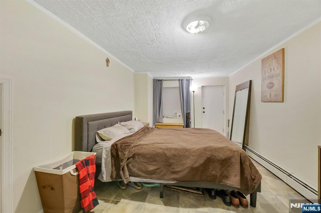 Homes for sale in North Arlington, NJ | 160 River Rd, North Arlington, NJ 07031 | MLS# 25042807