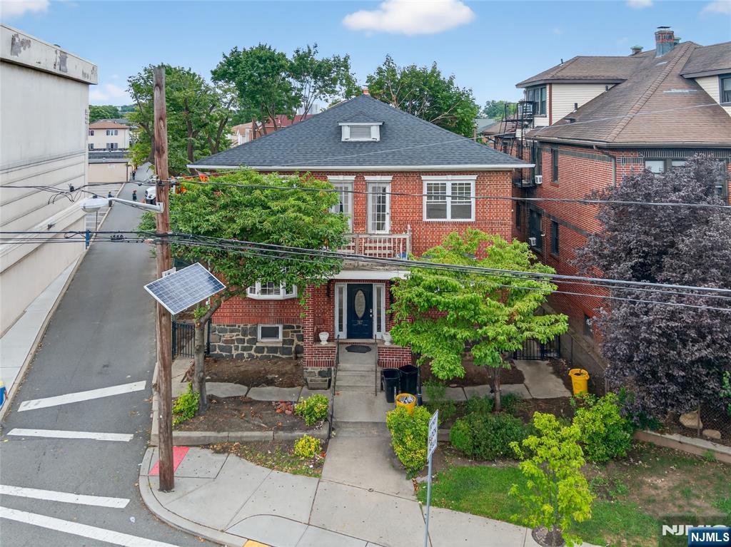 Homes for sale in Fairview, NJ | 307 Fairview Ave, Fairview, NJ 07022 | MLS# 25042823