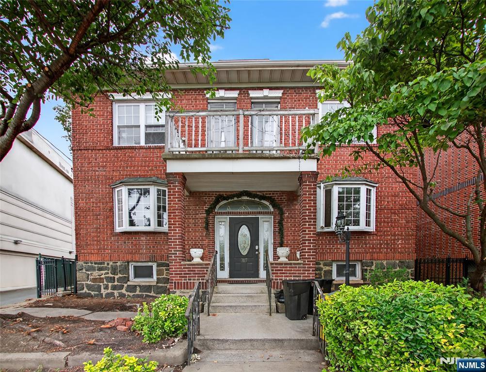 Homes for sale in Fairview, NJ | 307 Fairview Ave, Fairview, NJ 07022 | MLS# 25042823