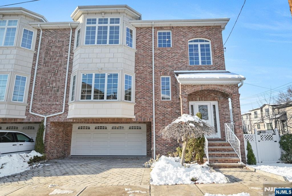 $1,230,000 Townhouse