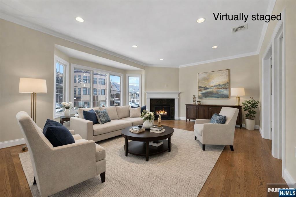 Homes for sale in Fort Lee, NJ | 1545 12Th St, Fort Lee, NJ 07024 | MLS# 25042871