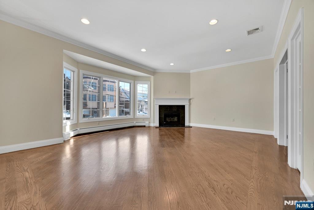 Homes for sale in Fort Lee, NJ | 1545 12Th St, Fort Lee, NJ 07024 | MLS# 25042871