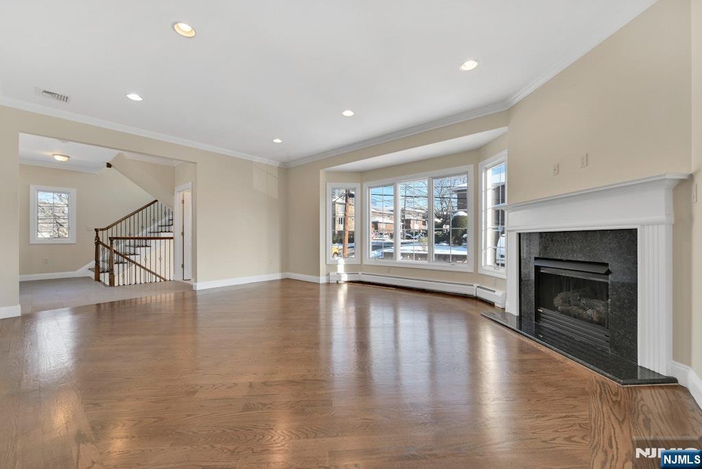 Homes for sale in Fort Lee, NJ | 1545 12Th St, Fort Lee, NJ 07024 | MLS# 25042871