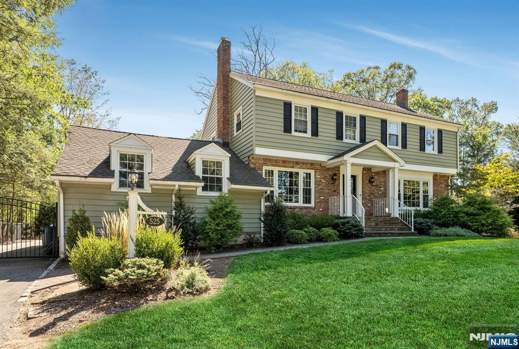 Homes for sale in Wayne, NJ | 525 Pines Lake Dr, Wayne, NJ 07470 | MLS# 25042906