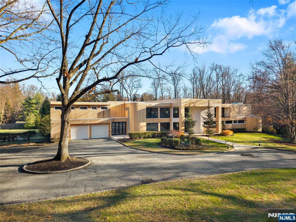 Homes for sale in West Orange, NJ | 41 Park Way, West Orange, NJ 07052 | MLS# 25042932