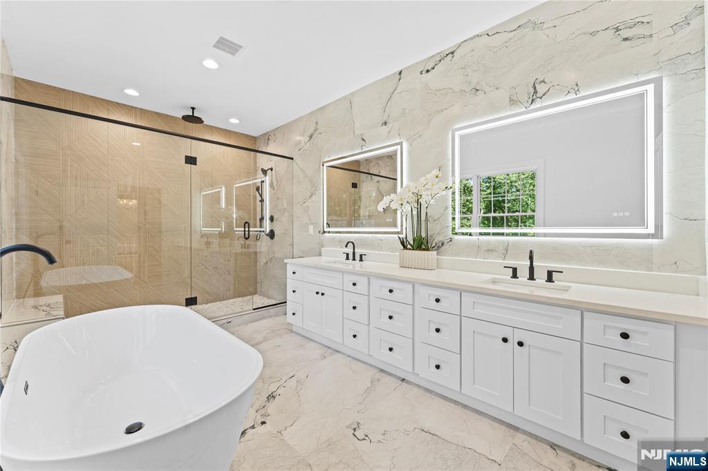 Homes for sale in Livingston, NJ | 13 Harding Pl, Livingston, NJ 07039 | MLS# 25042966