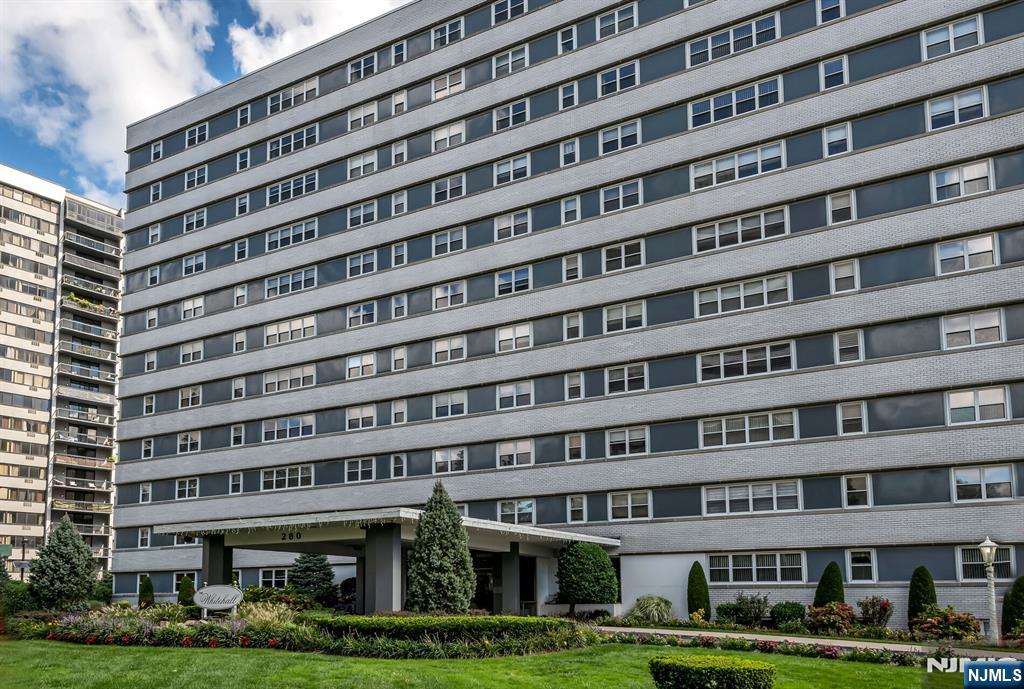 Homes for sale in Hackensack, NJ | 280 Prospect Ave #1B, Hackensack, NJ 07601 | MLS# 25042991