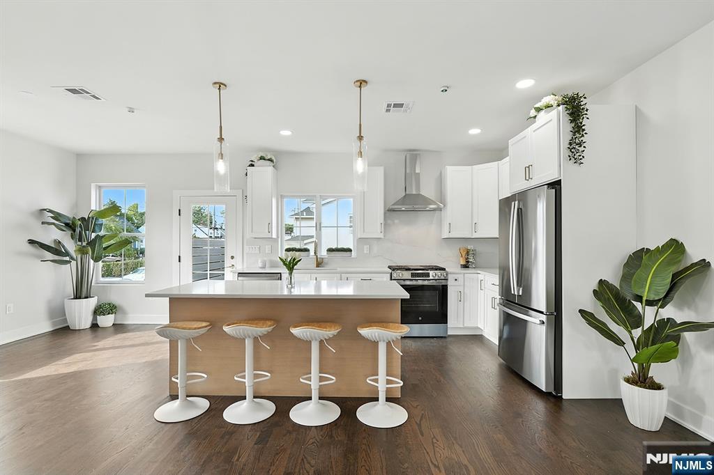 Homes for sale in North Arlington, NJ | 186 Canterbury Ave, North Arlington, NJ 07031 | MLS# 25042993