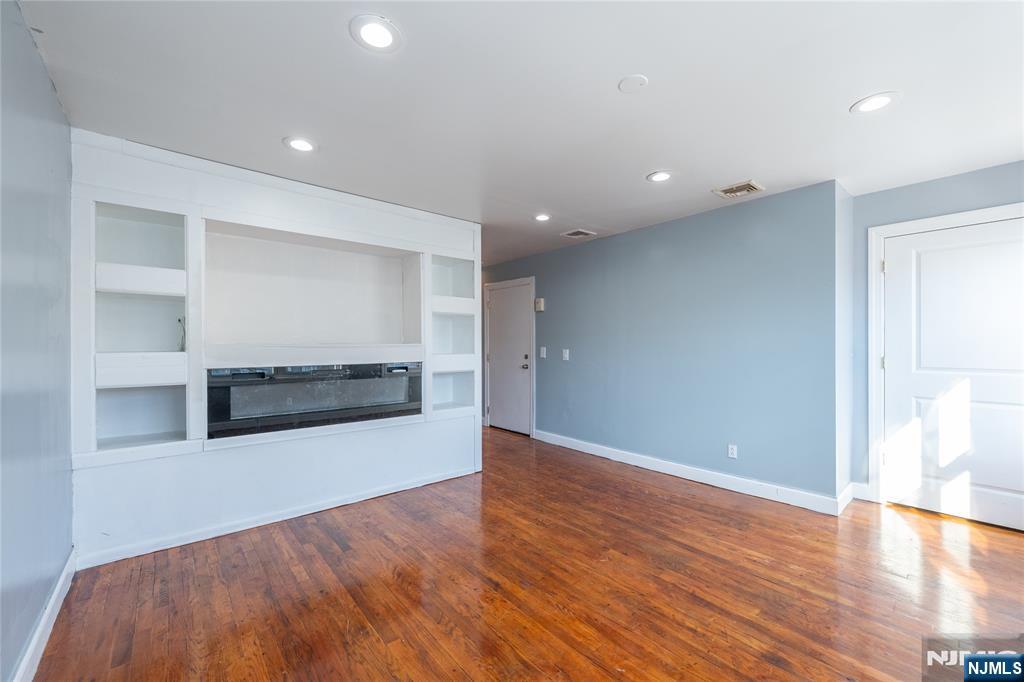 Homes for sale in Paterson, NJ | 28 Highland St, Paterson, NJ 07524 | MLS# 25043077