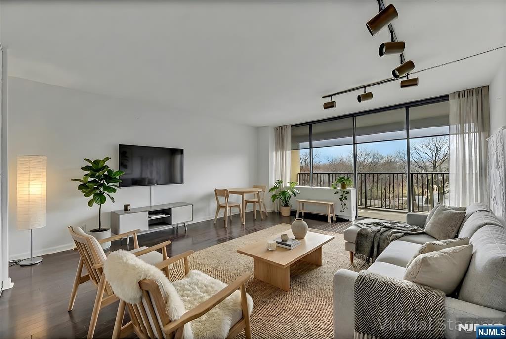 Homes for sale in Fort Lee, NJ | 6 Horizon #306, Fort Lee, NJ 07024 | MLS# 25043133